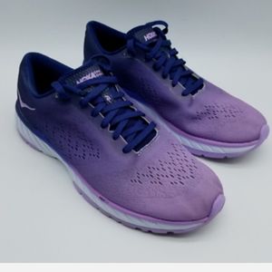 Women's Hoka cavu size 10